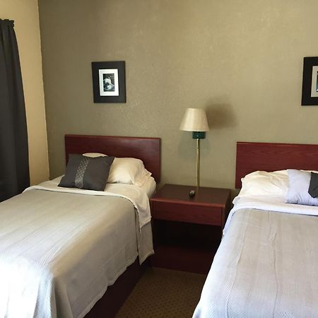 Highland Court Motel フェアモント 部屋 写真