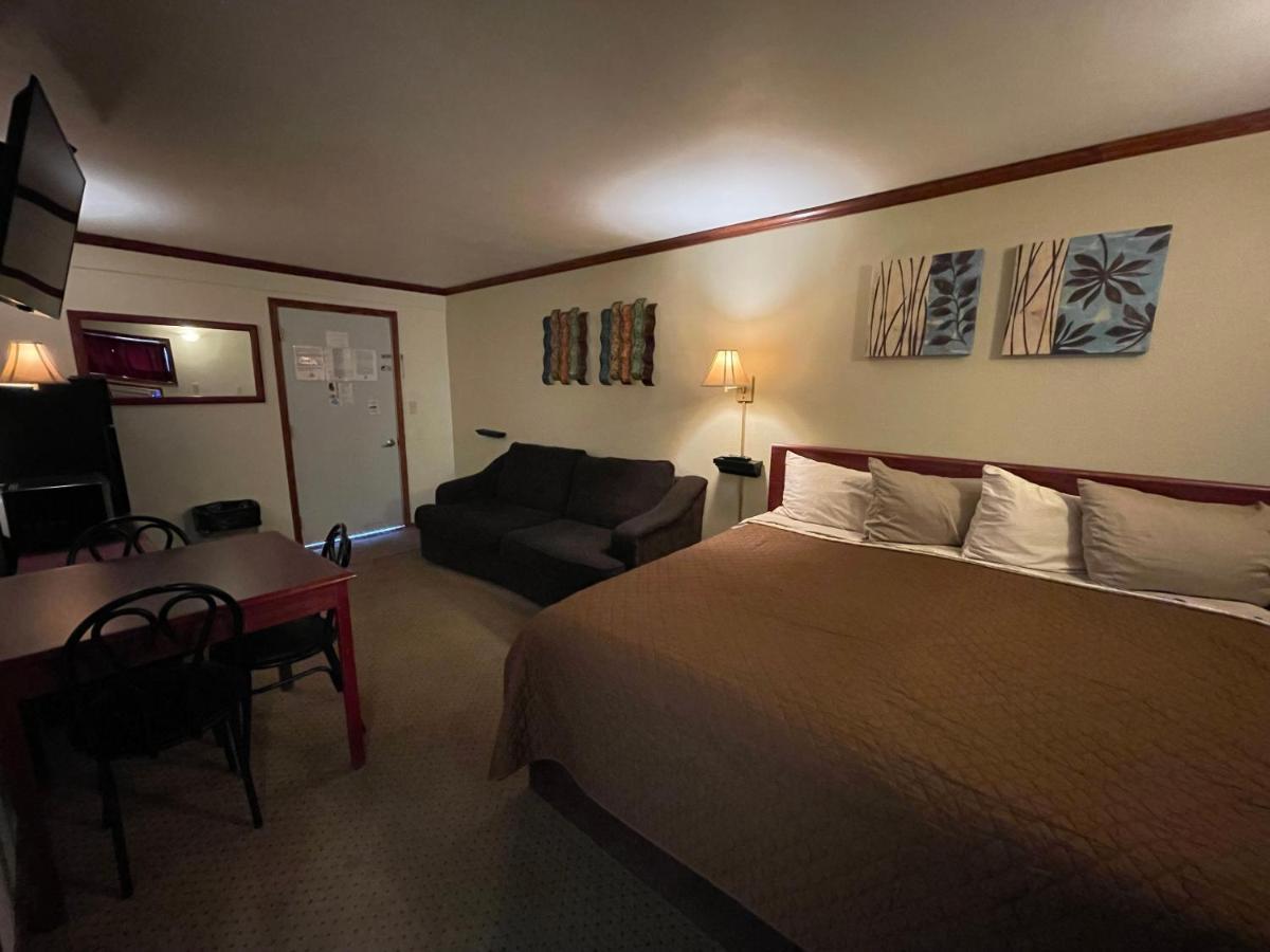 Highland Court Motel フェアモント エクステリア 写真