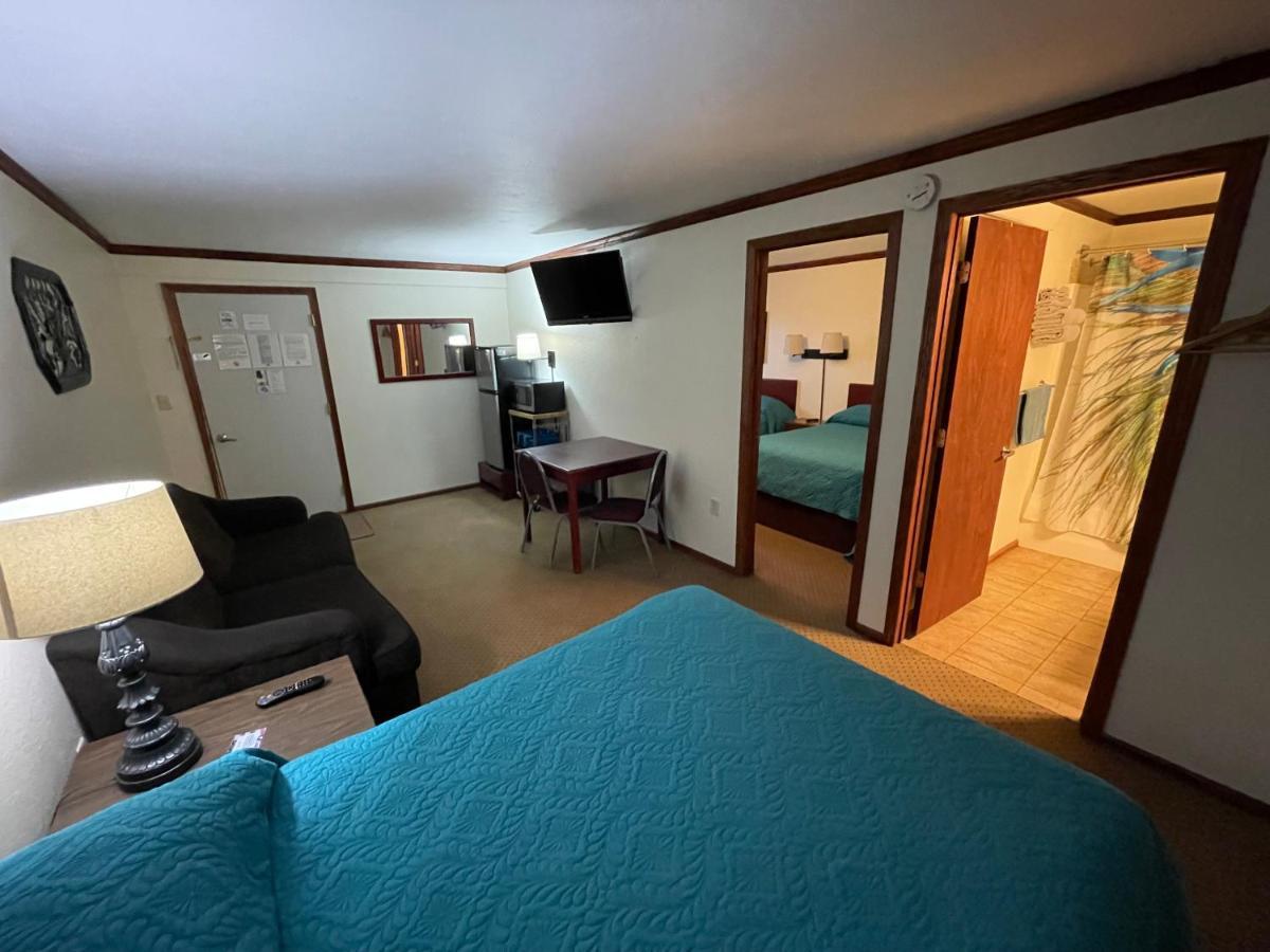 Highland Court Motel フェアモント エクステリア 写真