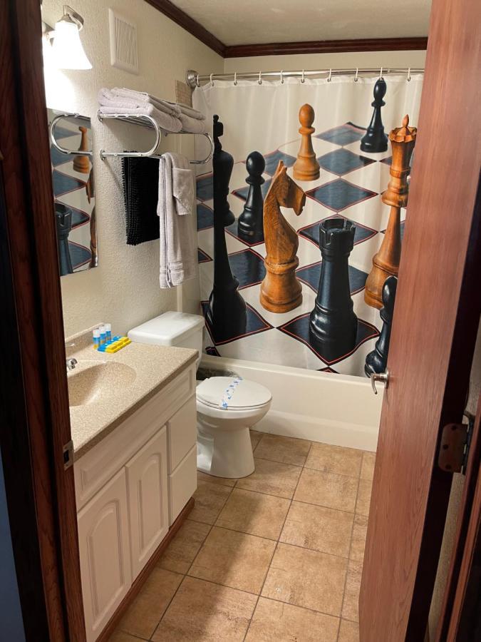Highland Court Motel フェアモント エクステリア 写真