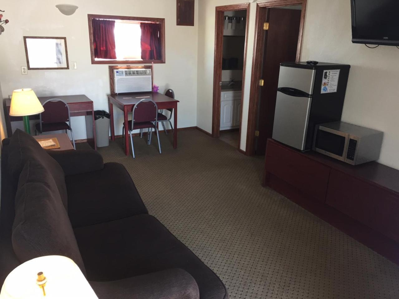 Highland Court Motel フェアモント エクステリア 写真
