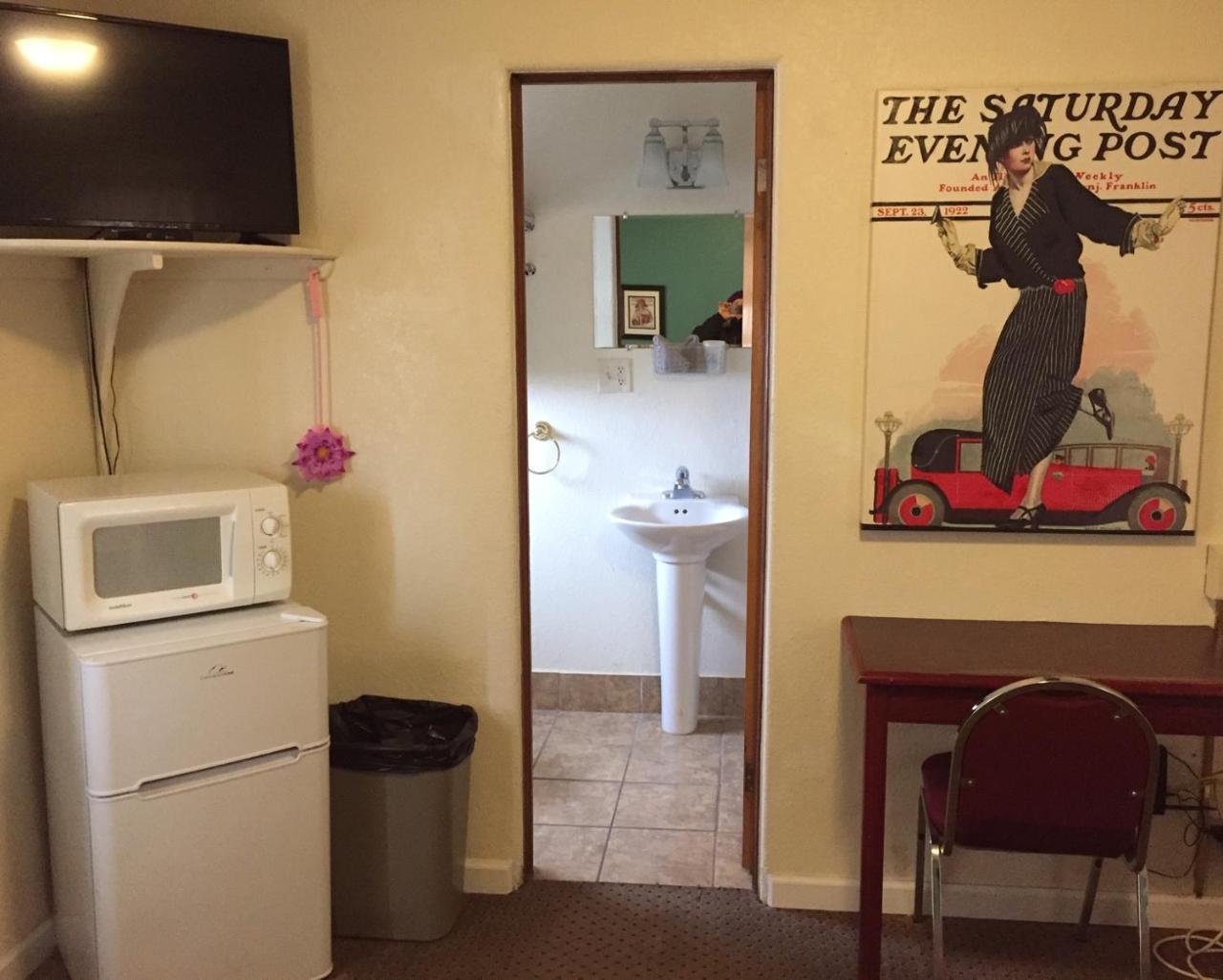 Highland Court Motel フェアモント エクステリア 写真