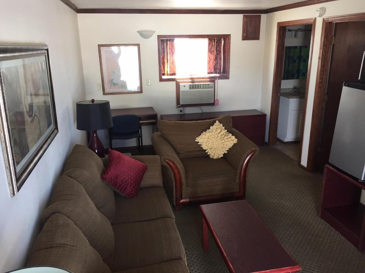 Highland Court Motel フェアモント エクステリア 写真