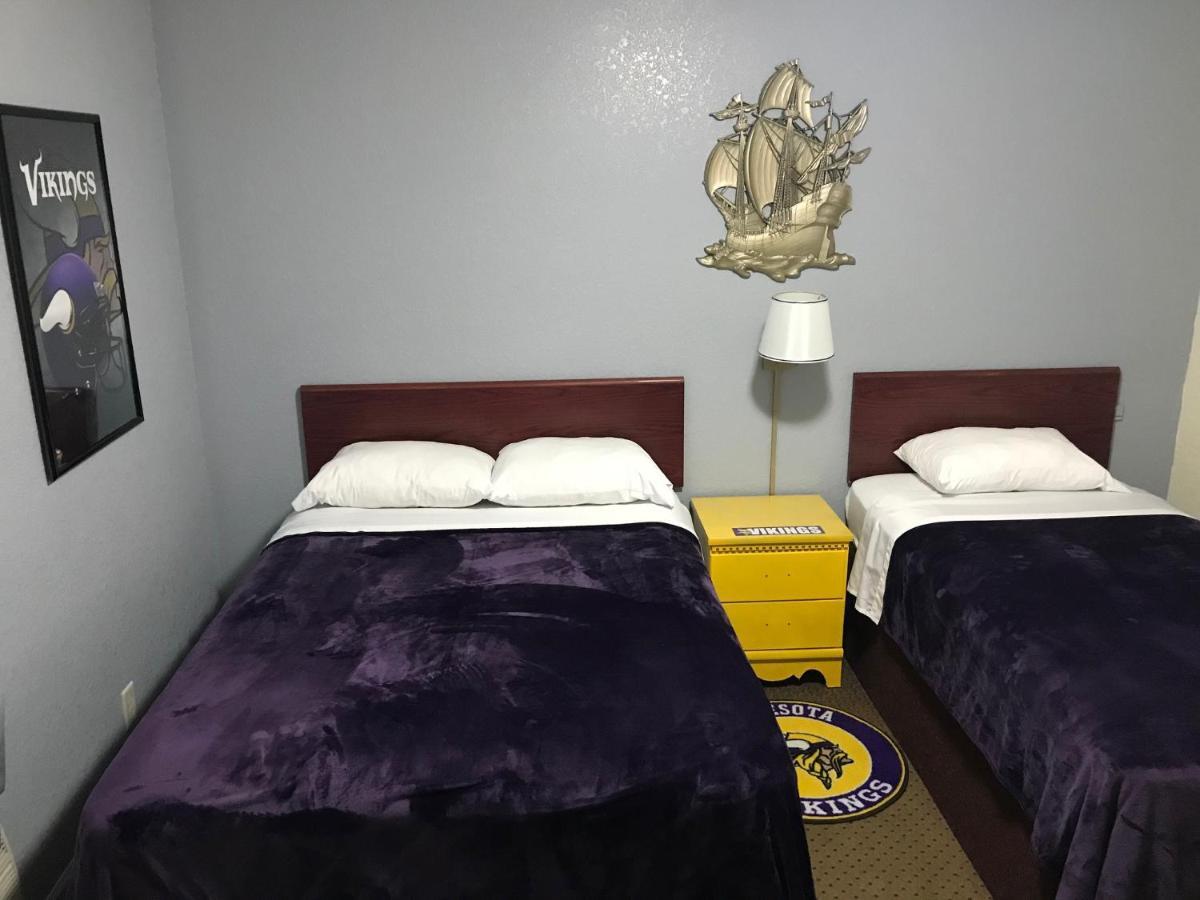 Highland Court Motel フェアモント エクステリア 写真